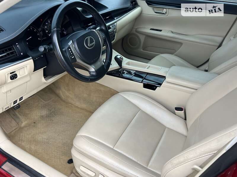 Седан Lexus ES 2013 в Киеве фото 37 Седан Lexus ES 2013 в Киеве