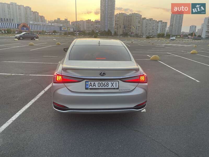 Седан Lexus ES 2019 в Киеве фото 6 Седан Lexus ES 2019 в Киеве