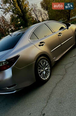 Седан Lexus ES 2013 в 