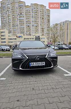 Седан Lexus ES 2021 в Киеве