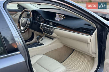 Седан Lexus ES 2014 в Тернополе