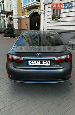 Седан Lexus ES 2016 в 