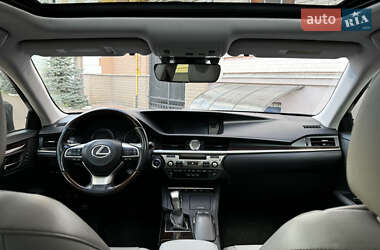 Седан Lexus ES 2016 в 