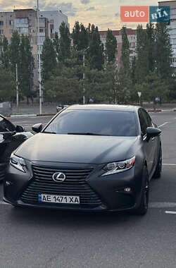 Седан Lexus ES 2014 в Киеве