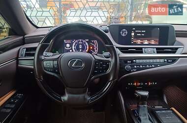 Седан Lexus ES 2020 в Киеве