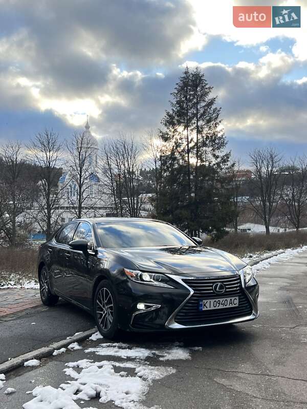 Седан Lexus ES 2015 в Києві