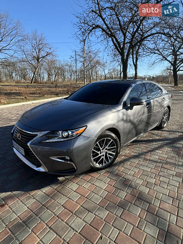 Седан Lexus ES 2016 в Кропивницком фото 2 Седан Lexus ES 2016 в Кропивницком