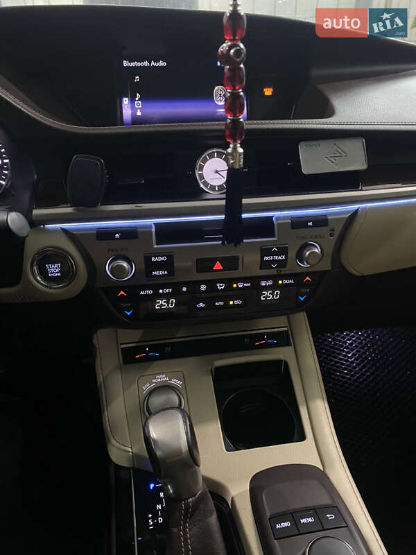 Седан Lexus ES 2017 в Белой Церкви