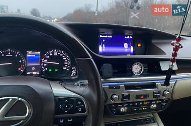 Седан Lexus ES 2017 в Білій Церкві