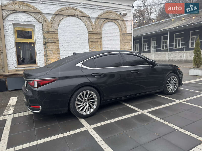 Седан Lexus ES 2018 в Киеве фото 4 Седан Lexus ES 2018 в Киеве
