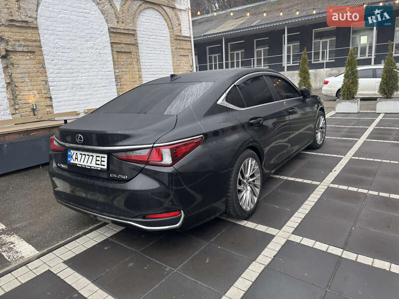 Седан Lexus ES 2018 в Киеве фото 5 Седан Lexus ES 2018 в Киеве
