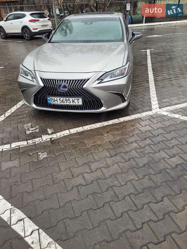 Lexus ES 2018