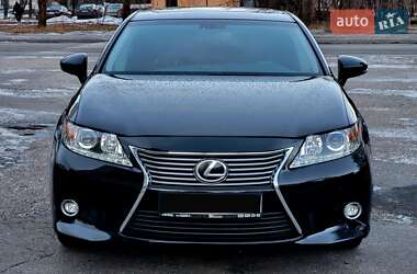 Седан Lexus ES 2015 в Харкові