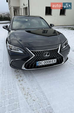 Седан Lexus ES 2022 в Львове