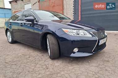 Седан Lexus ES 2013 в Черкасах