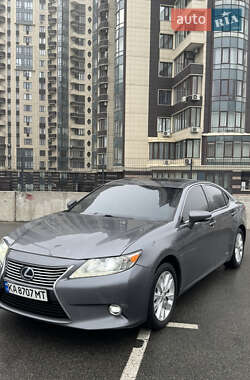 Седан Lexus ES 2014 в Києві