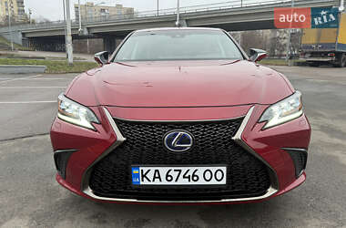 Седан Lexus ES 2018 в Киеве