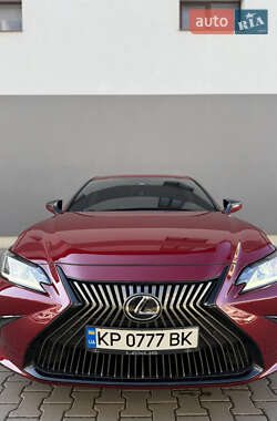 Седан Lexus ES 2019 в 