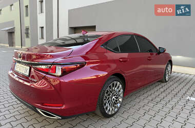 Седан Lexus ES 2019 в 