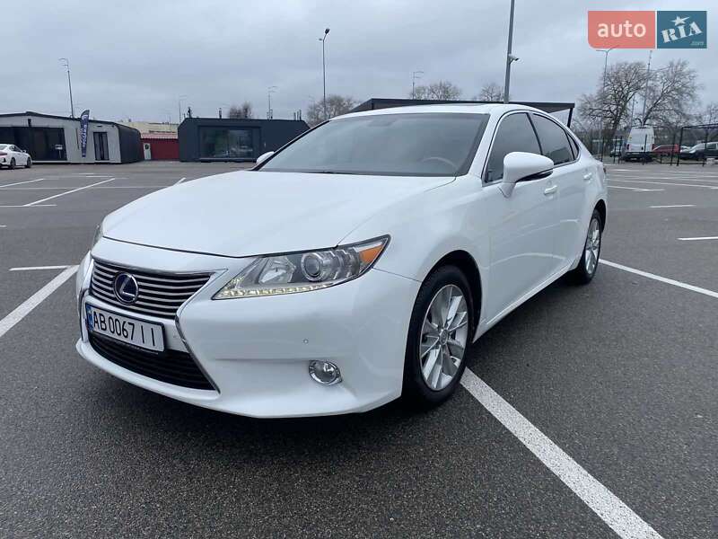 Седан Lexus ES 2013 в Києві