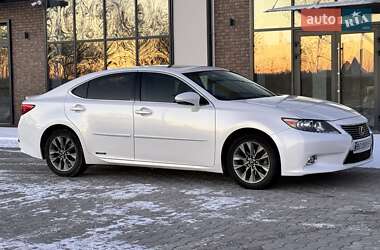 Седан Lexus ES 2015 в Тернополе