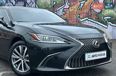 Седан Lexus ES 2018 в Києві