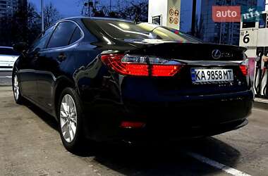 Седан Lexus ES 2014 в Киеве