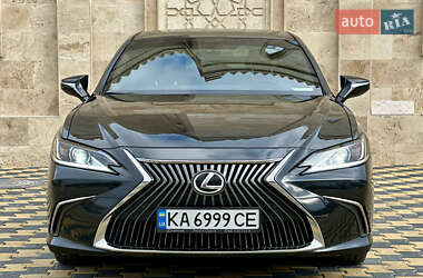 Седан Lexus ES 2019 в 