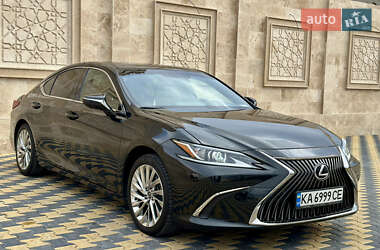 Седан Lexus ES 2019 в 