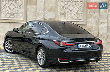 Седан Lexus ES 2019 в 