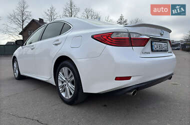 Седан Lexus ES 2013 в Умани