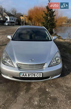 Седан Lexus ES 2003 в Умані