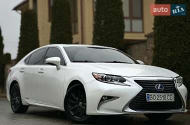 Седан Lexus ES 2017 в 