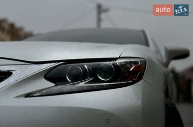 Седан Lexus ES 2017 в 