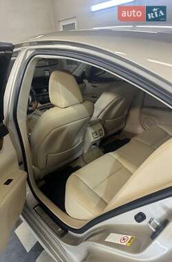 Седан Lexus ES 2014 в 