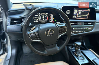 Седан Lexus ES 2021 в Киеве