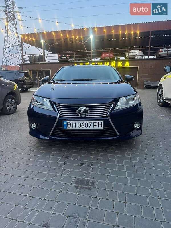 Седан Lexus ES 2015 в 