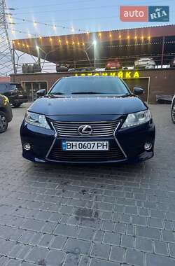 Седан Lexus ES 2015 в 