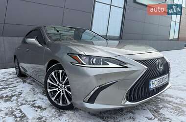 Седан Lexus ES 2020 в Львове