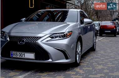 Седан Lexus ES 2018 в Вінниці