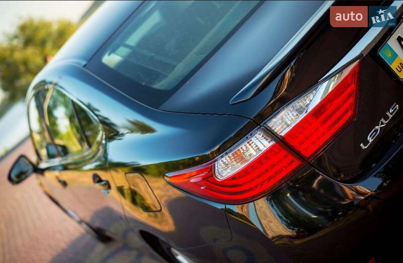 Седан Lexus ES 2013 в Києві