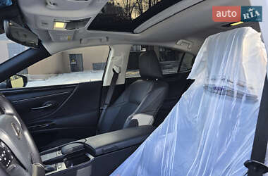 Седан Lexus ES 2021 в 