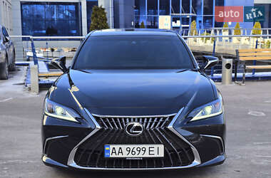 Седан Lexus ES 2021 в 