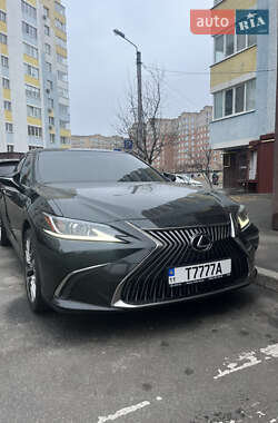 Седан Lexus ES 2019 в 
