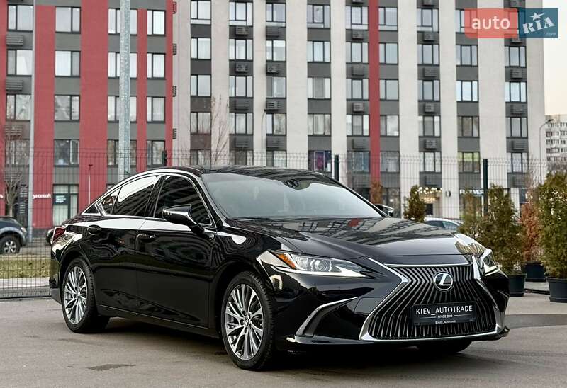 Седан Lexus ES 2019 в Киеве