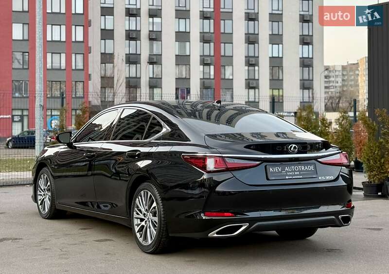 Седан Lexus ES 2019 в Киеве