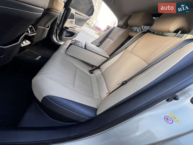 Седан Lexus ES 2019 в Одессе