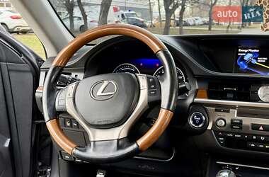 Седан Lexus ES 2013 в Одесі