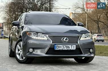 Седан Lexus ES 2013 в Одесі