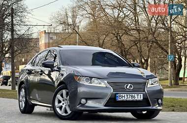 Седан Lexus ES 2013 в Одесі